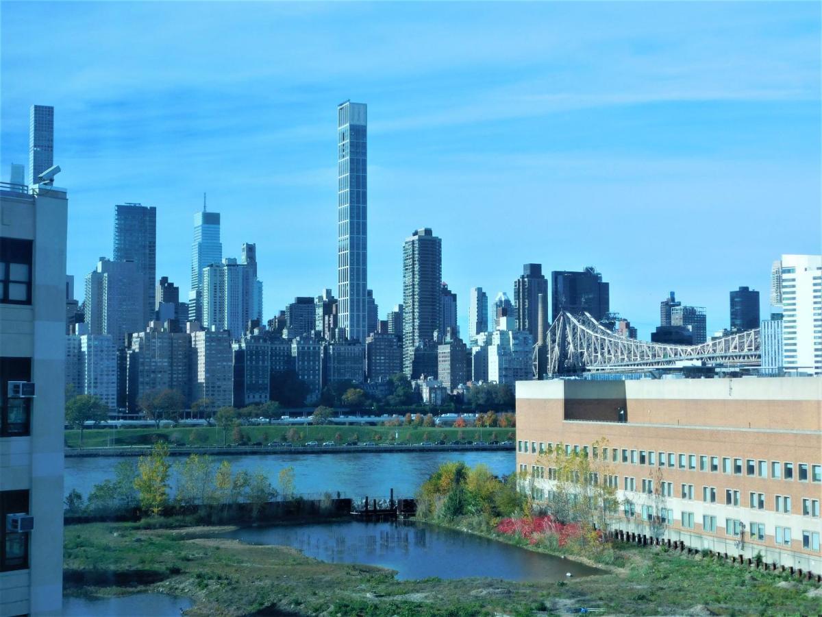 Отель Wyndham Garden Long Island City Нью-Йорк Экстерьер фото